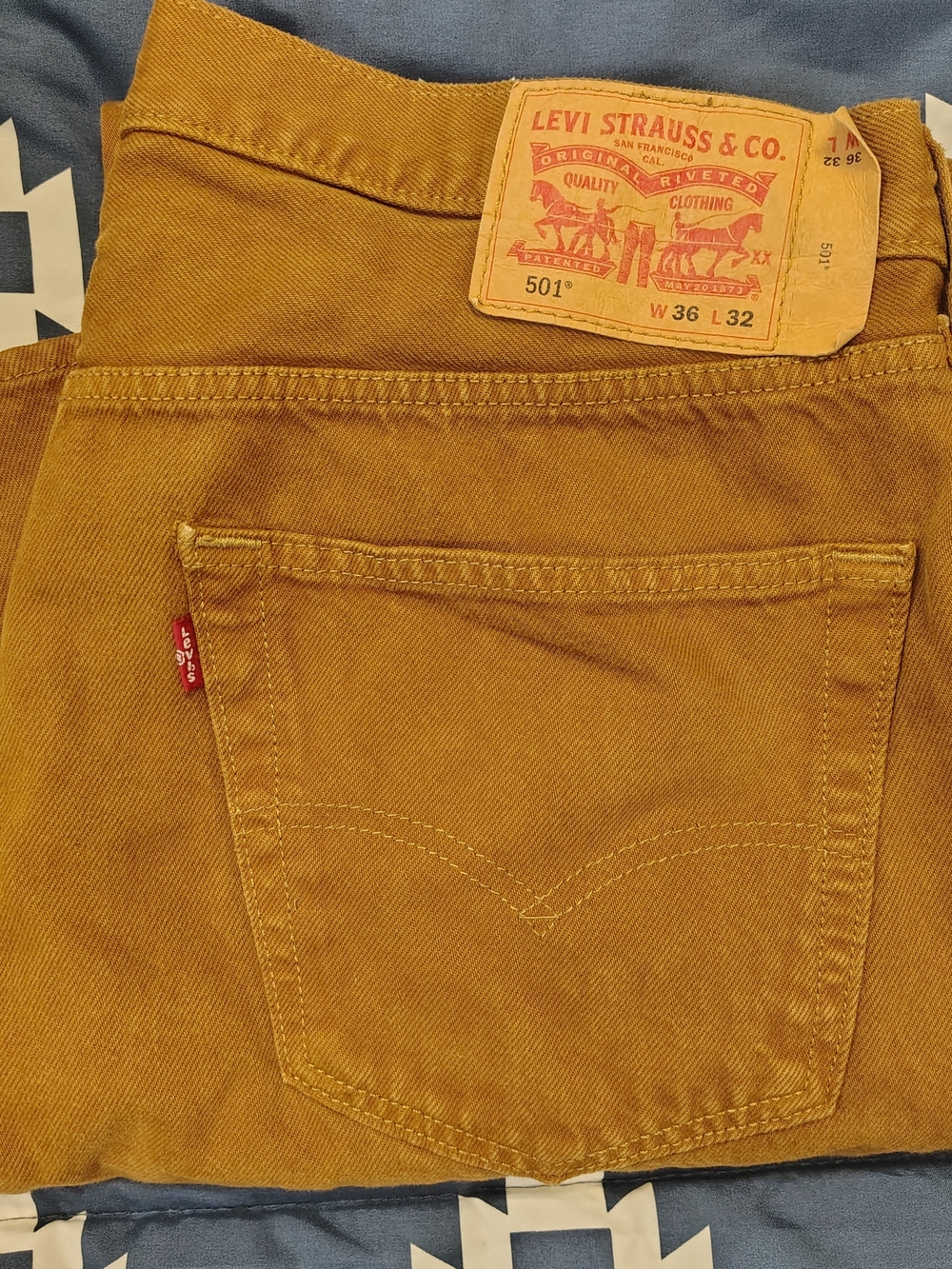 Levi's 501 Men’s Pants in Mustard Brown